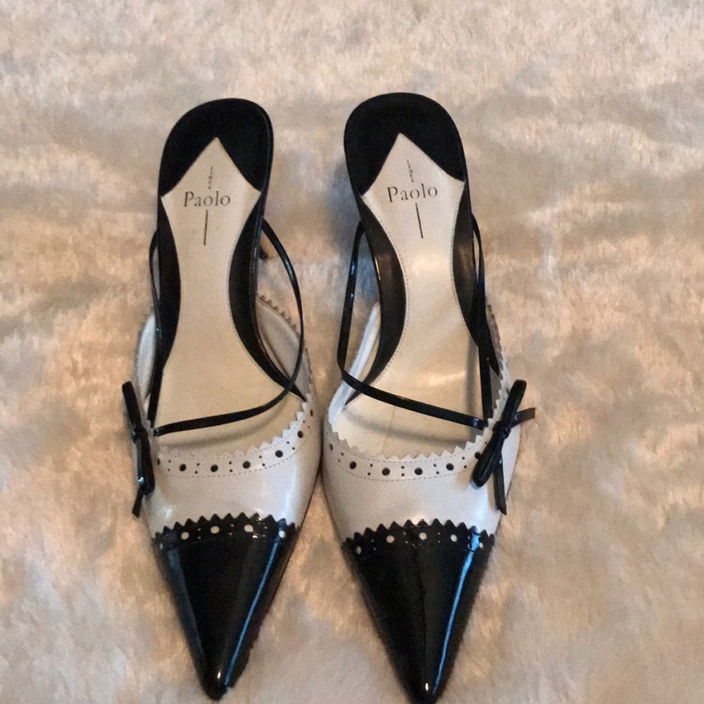 Women’s Linea Paolo slip on heels.